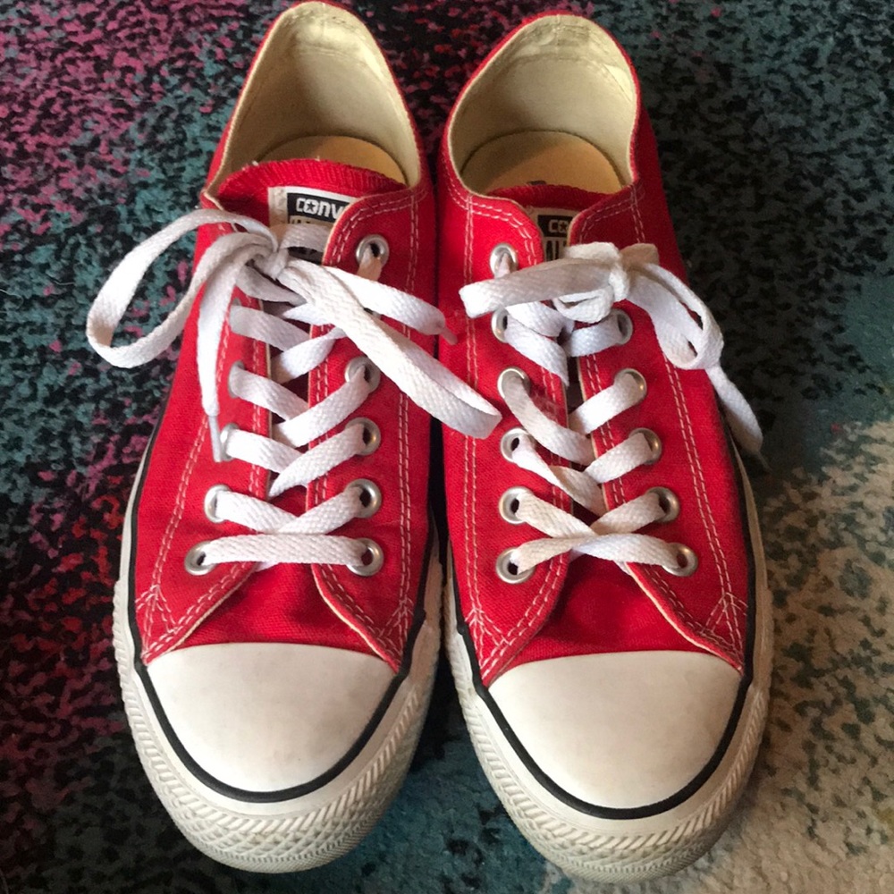 Red converse - women’s 7.5 - men’s 5.5